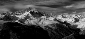 Viso ,sommet 3841m ,alpes italiennes ,vallée Val Po ,prise de vu Ostana , bivouac Volkswagen california